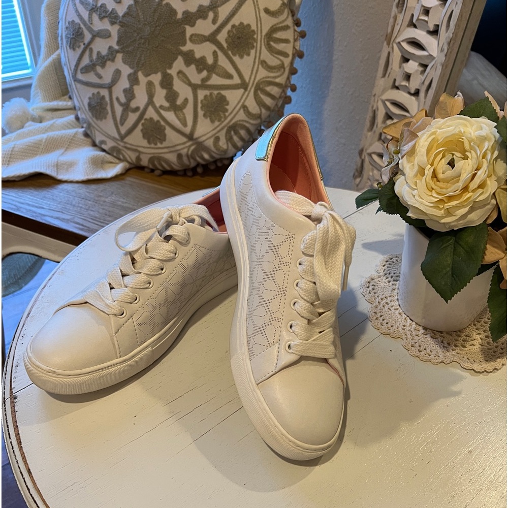 Kate Spade white Tennis shoe’s